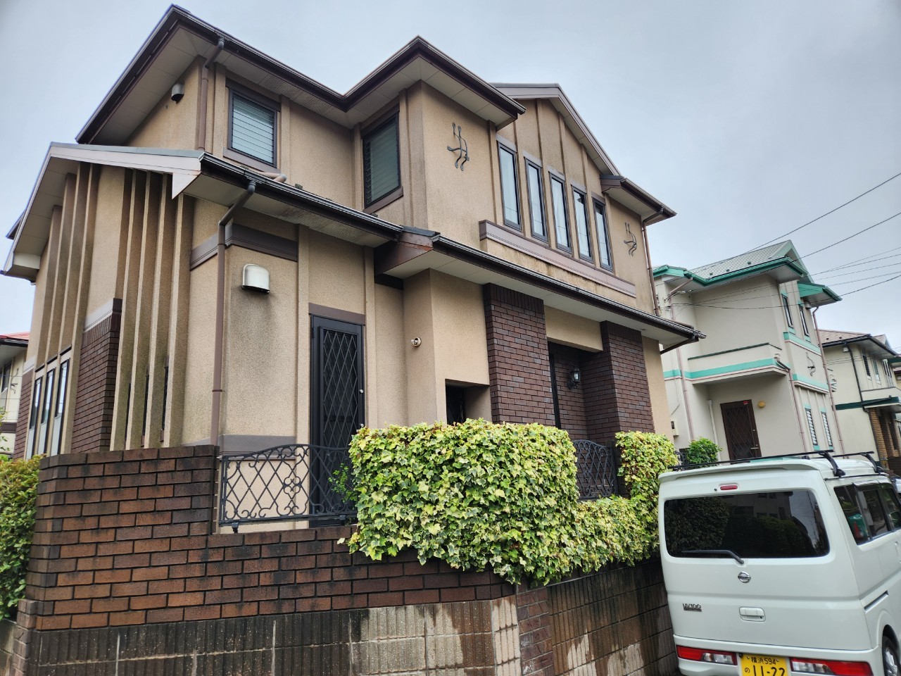横浜市金沢区の外壁、屋根、付帯部塗装、コーキング、バルコニー床防水工事